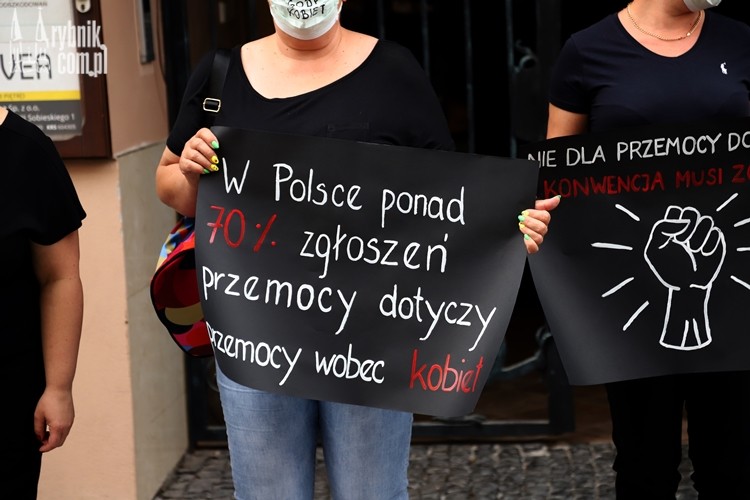 Cichy protest na rynku. „NIE dla legalizacji przemocy domowej”, Daniel Wojaczek